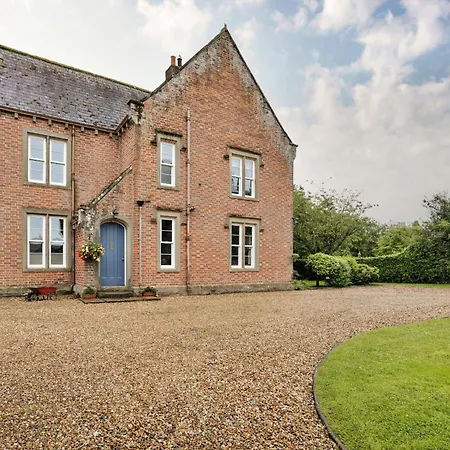 Finest Retreats - Spinney Corner *