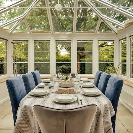Finest Retreats - Spinney Corner