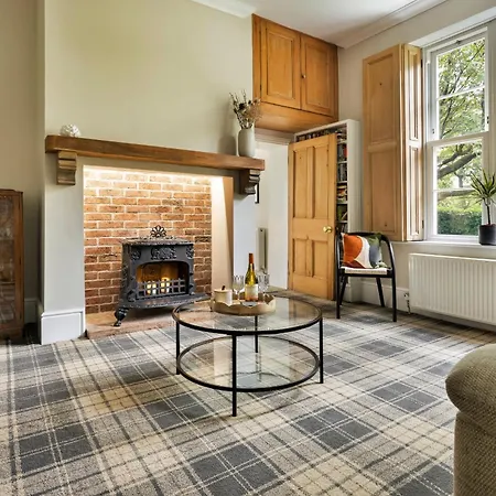 Finest Retreats - Spinney Corner *