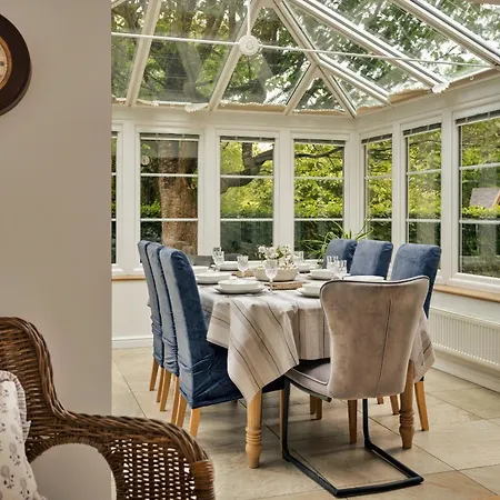 Finest Retreats - Spinney Corner * How
