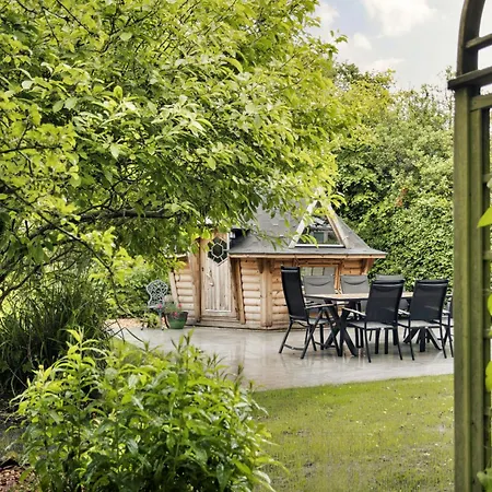 Finest Retreats - Spinney Corner