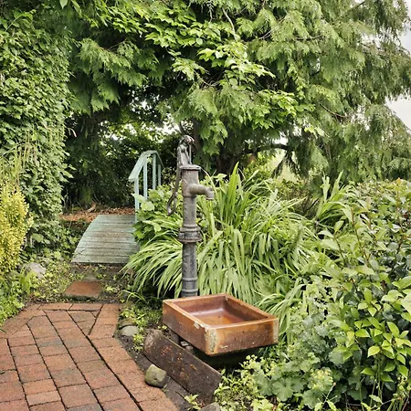 Finest Retreats - Spinney Corner *