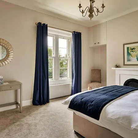 Finest Retreats - Spinney Corner * How